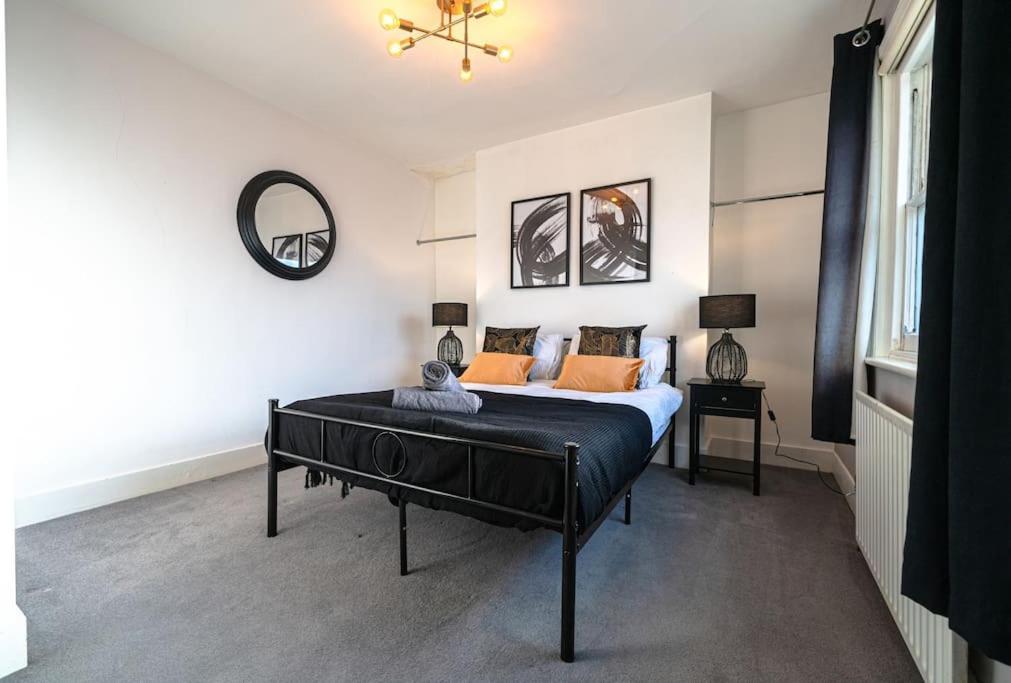 Large City Centre 2 Bed - Close To Station Apartamento Royal Tunbridge Wells Exterior foto